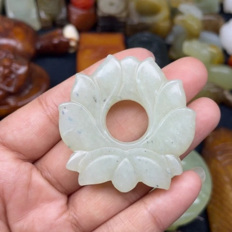 蛇纹石玉未镶嵌颈饰52
