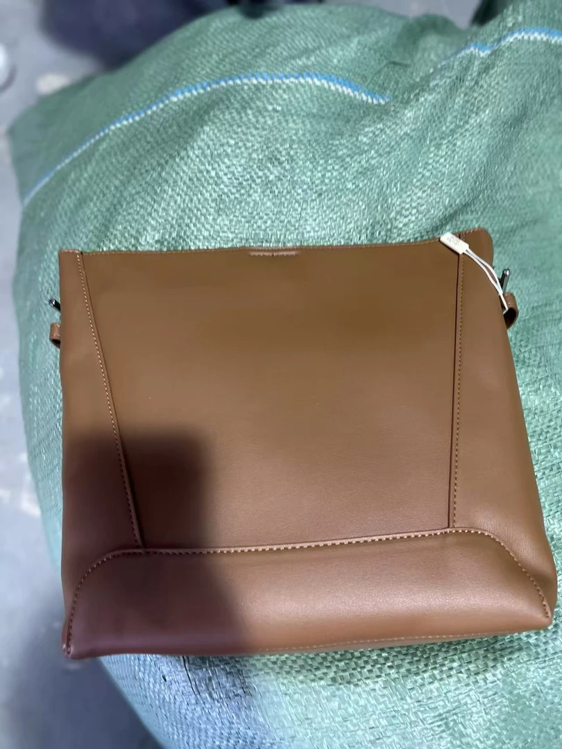 4446号时尚棕色包包