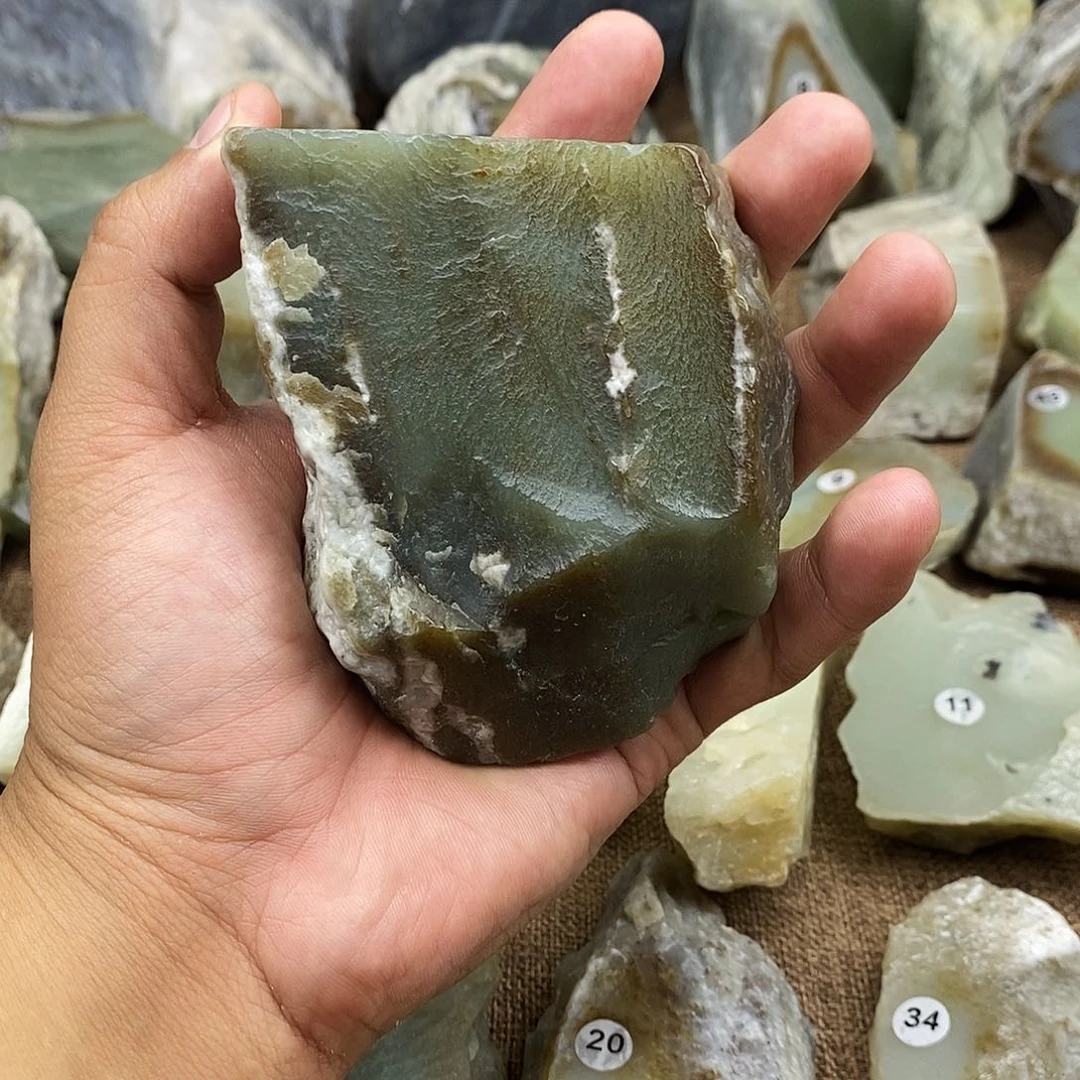 和田玉（糖玉）未镶嵌珠宝奇石