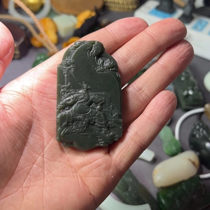 和田玉颈饰未镶嵌皮*虾