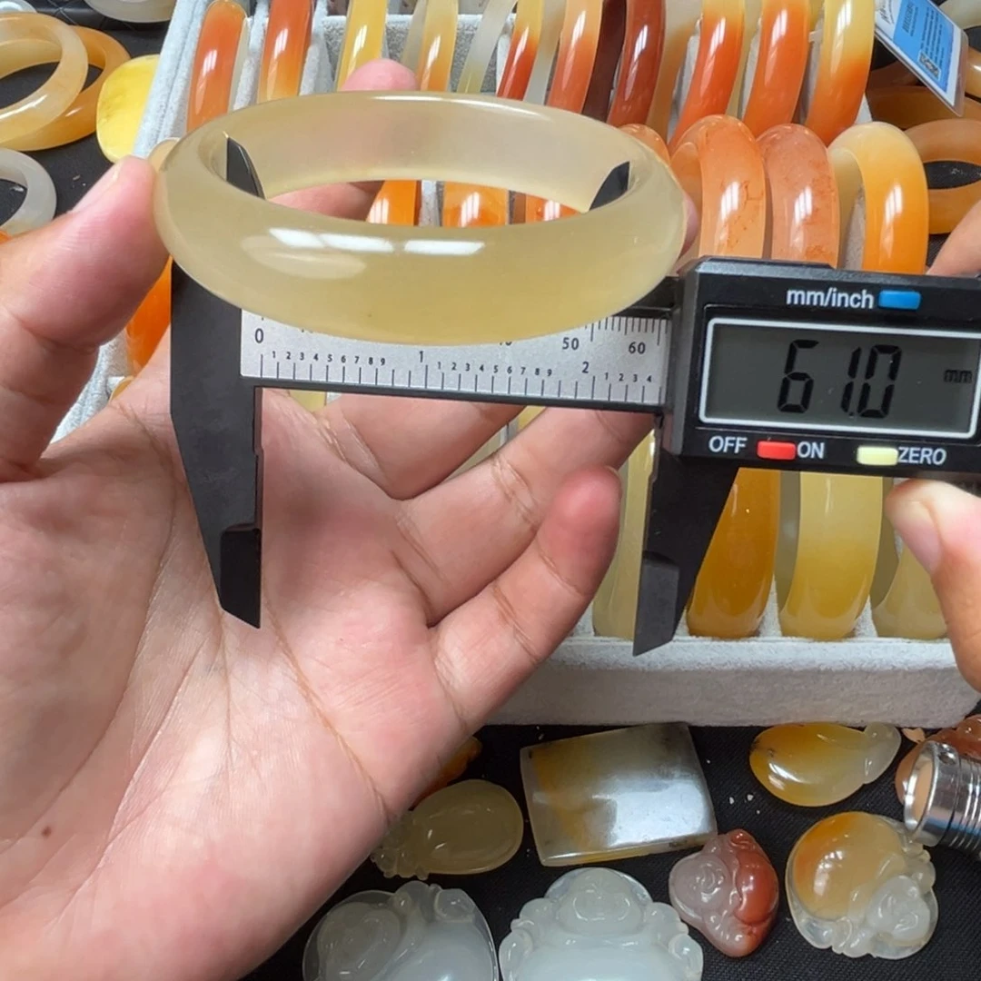 石英质玉（黄龙玉）未镶嵌手镯