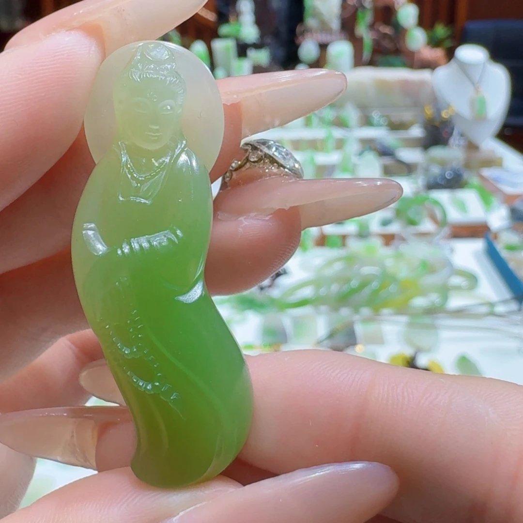和田玉翠青浓翠观自在未镶嵌