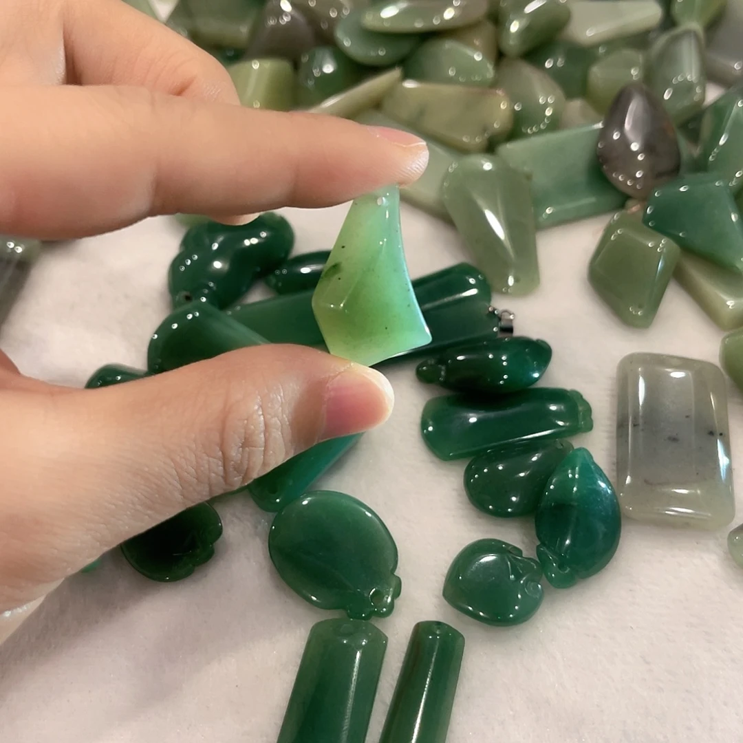 密玉（石英质玉）未镶嵌颈饰