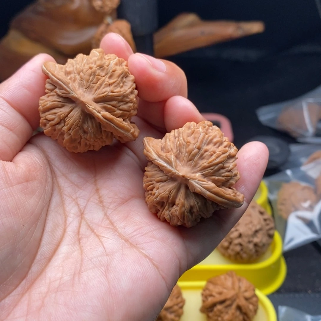 文玩核桃把件x****0四座楼