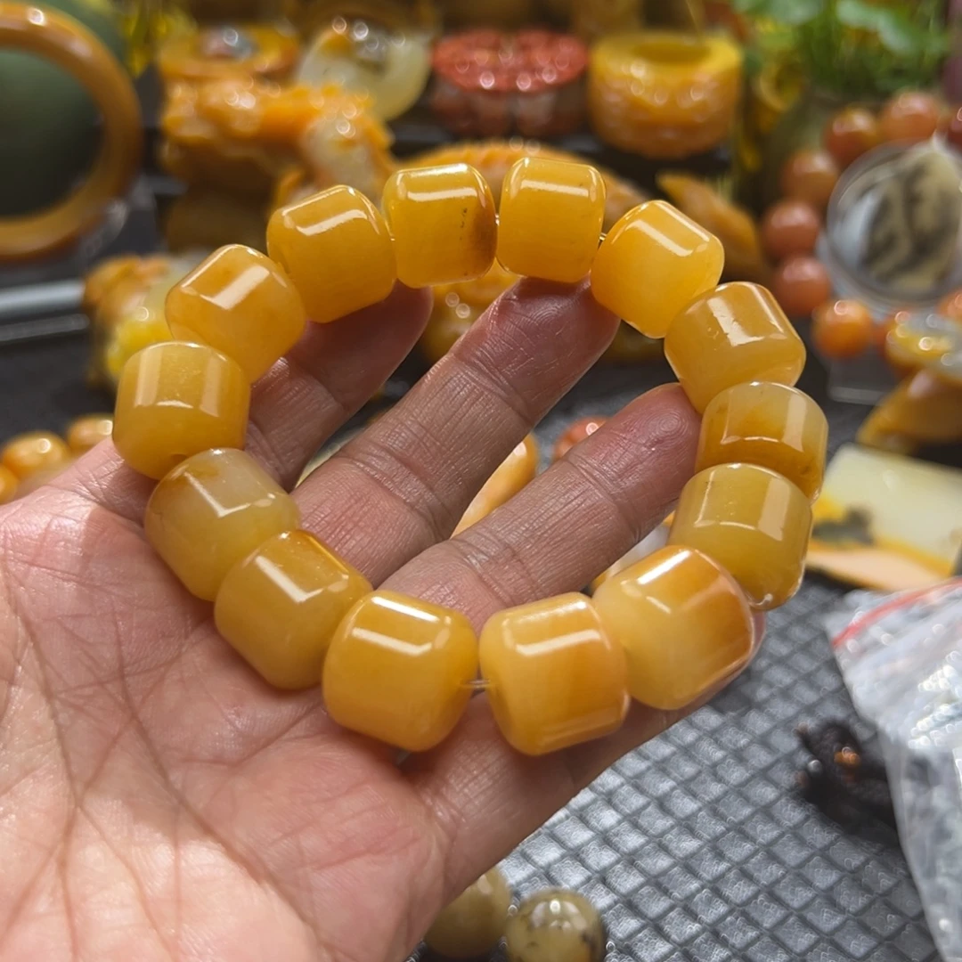 石英质玉未镶嵌颈饰