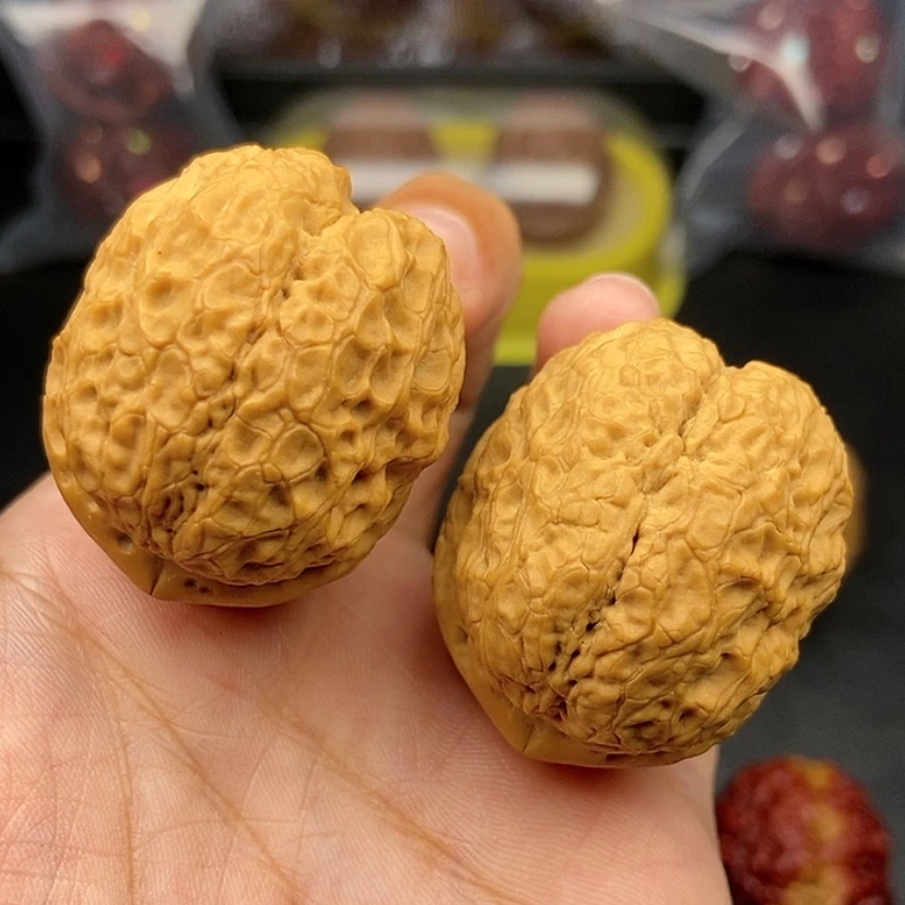【闪购商品】把件文玩核桃39尺金蟒元宝