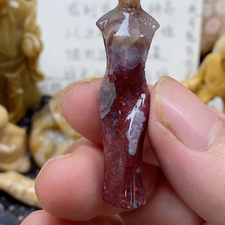 颈饰未镶嵌硅化珊瑚（珊瑚玉）
