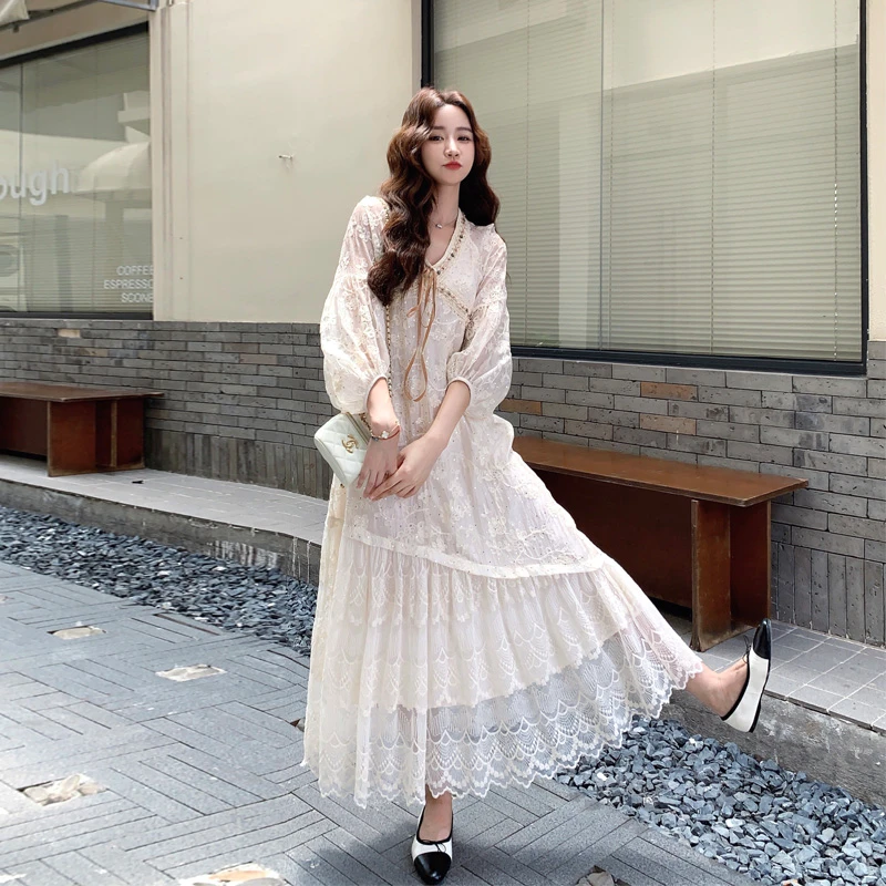 法式浪漫风蕾丝提花连衣裙2025春秋新款优雅气质温柔风镂空仙女裙