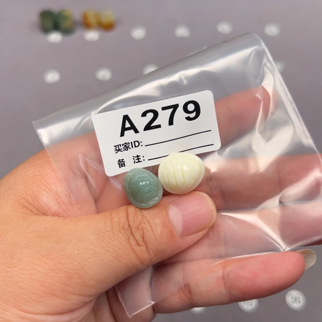 未镶嵌蛇纹石玉颈饰B****a