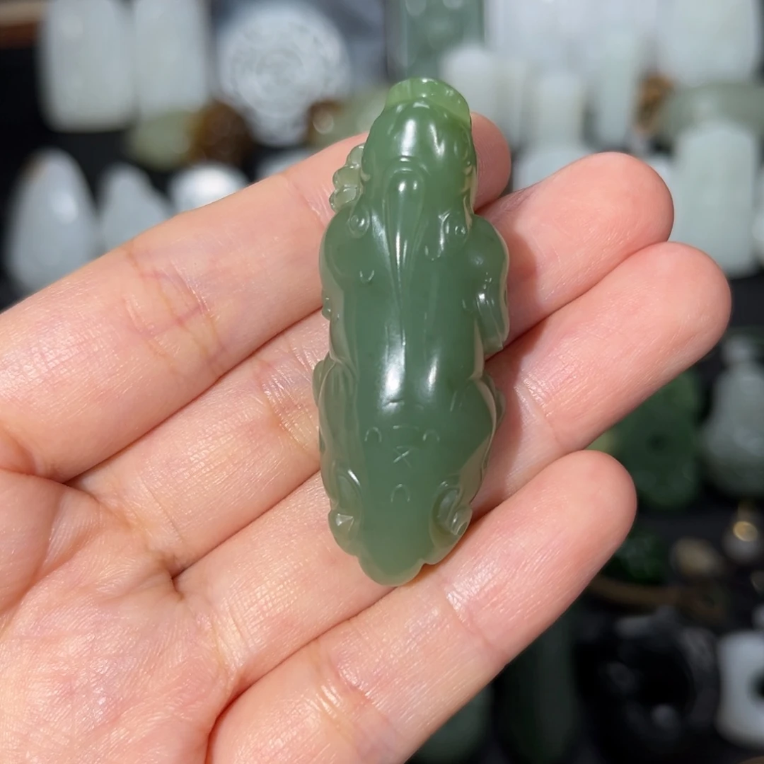 和田玉未镶嵌吊坠(赠链)