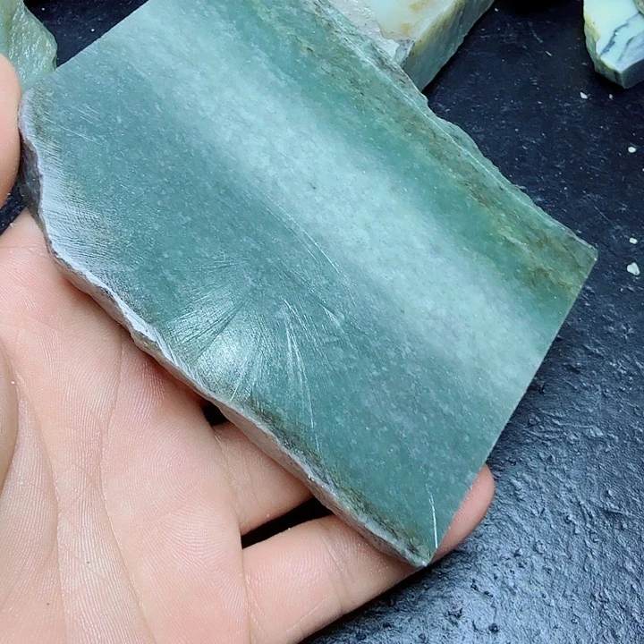 和田玉（糖玉）未镶嵌珠宝奇石