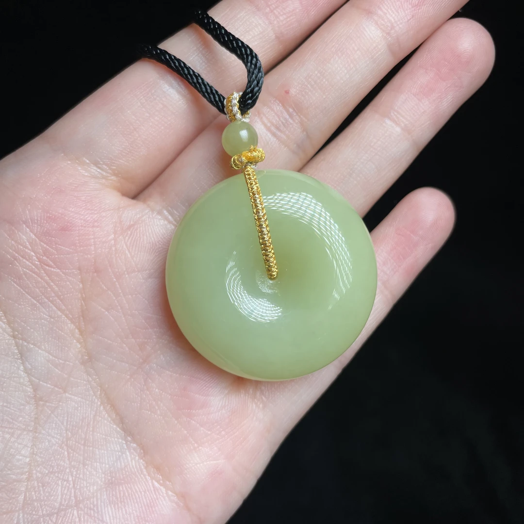 【玉氏珠宝】和田玉黄口平安扣吊坠-约34*12mm CAN820855