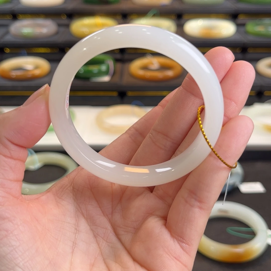 和田玉未镶嵌手镯高冰白玉