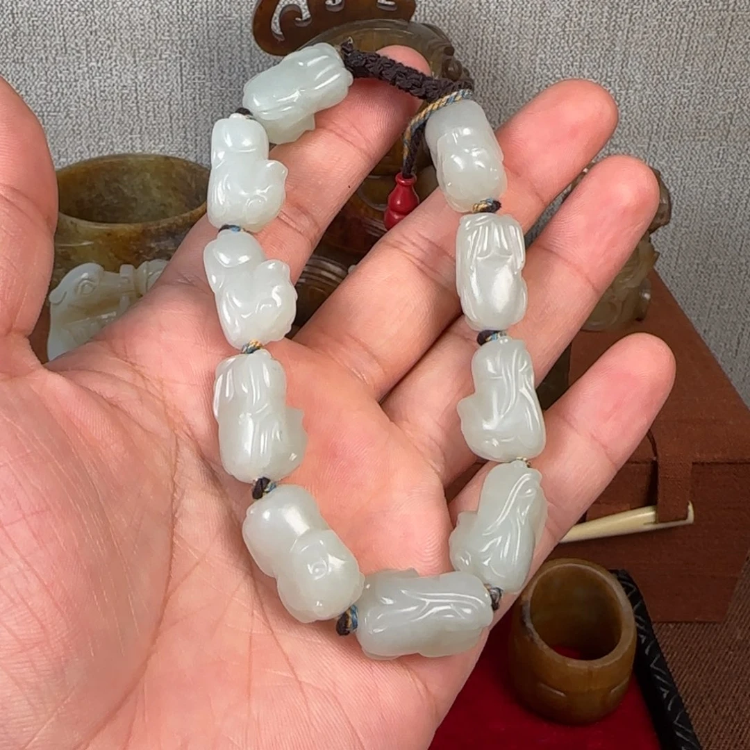 丹***9非常精美的脖挂件