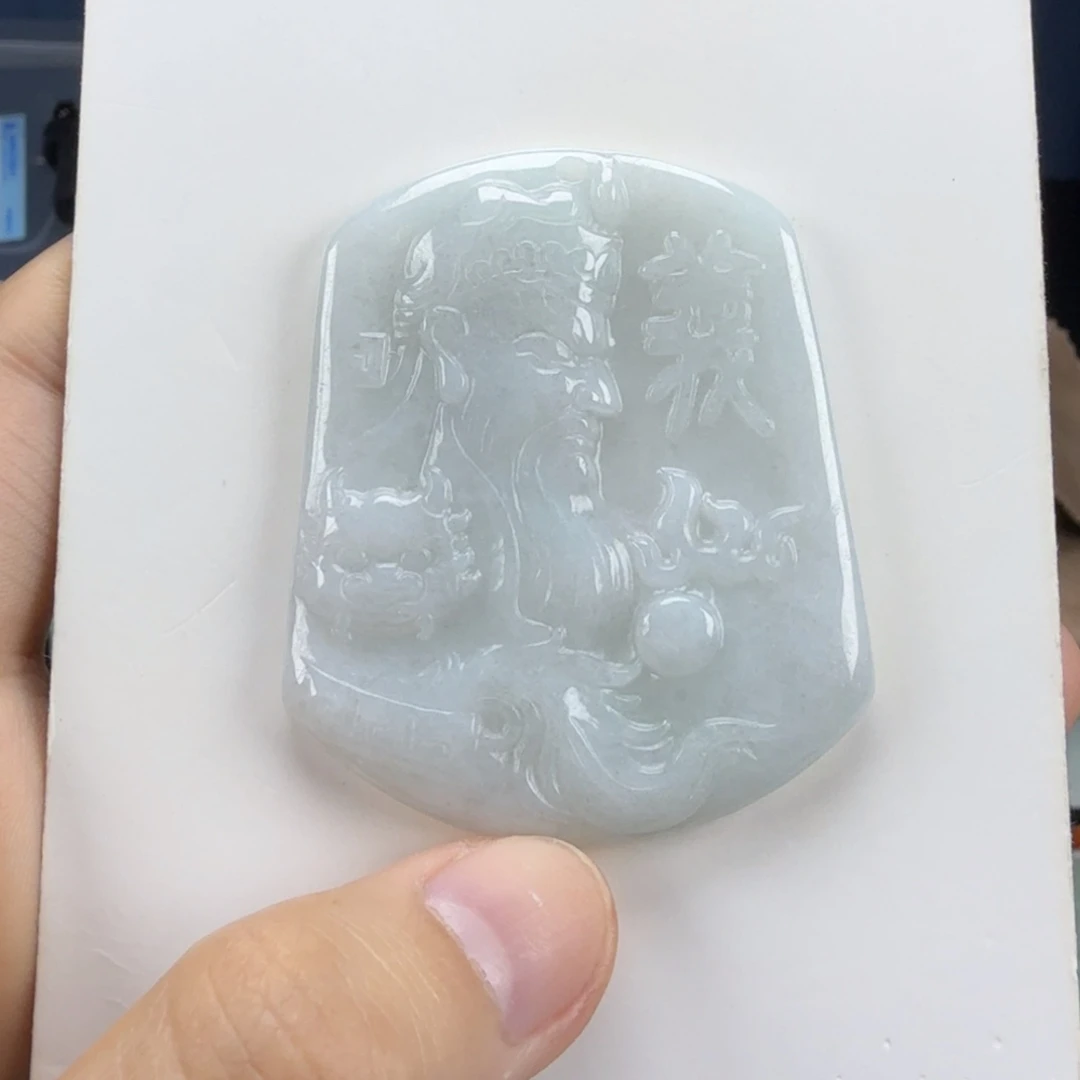 翡翠挂件未镶嵌翡翠