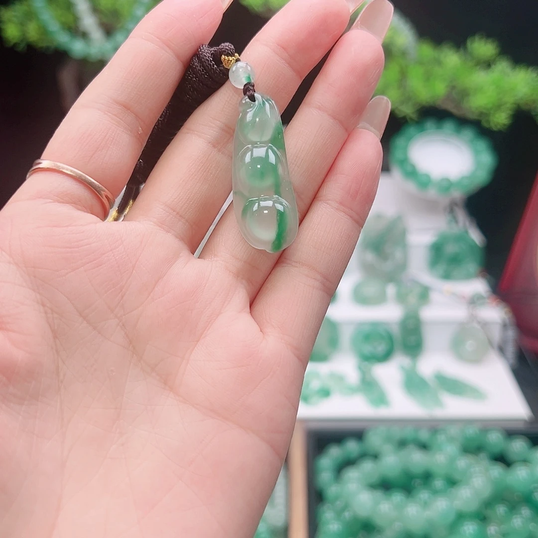 石英质玉（非洲翠）未镶嵌吊坠(赠链)