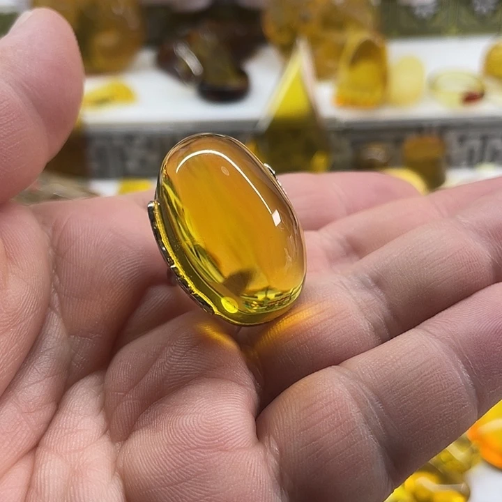 琥珀未镶嵌裸石戒指