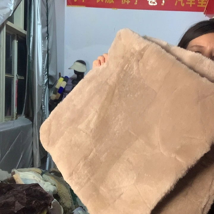 青***心羊毛羊皮毛一体浅咖其坐垫2个微瑕疵品