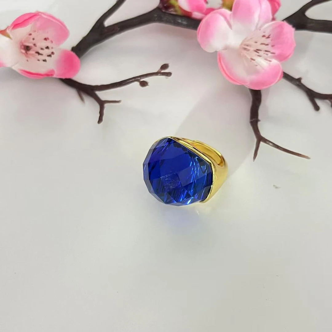 典藏品 蓝色大气时尚戒指款