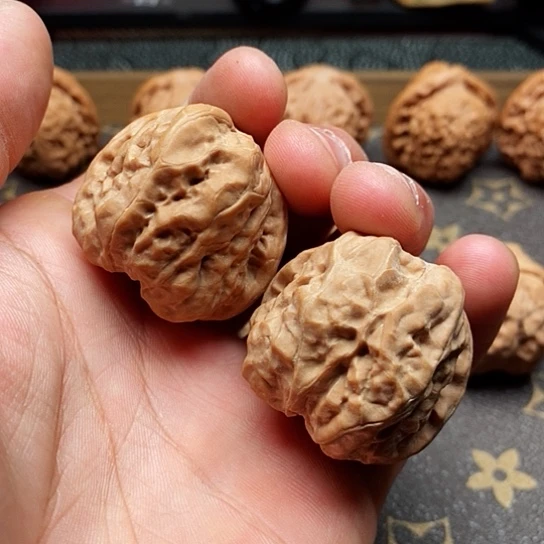 文玩核桃把件大*蛤蟆