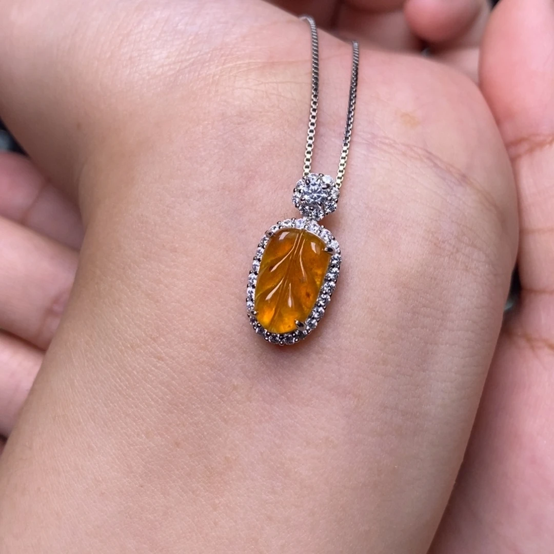 翡翠银S925镶嵌吊坠(赠链)