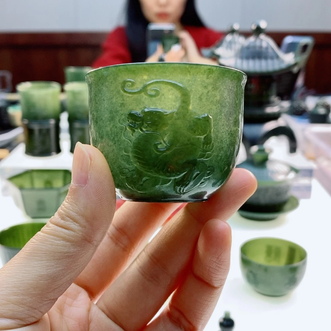 未镶嵌和田玉摆件