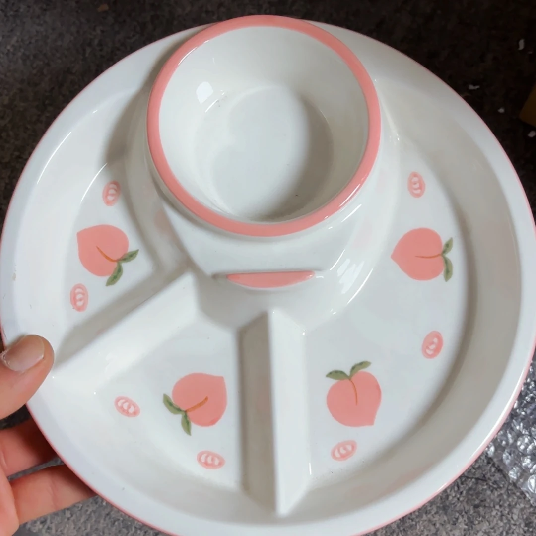 白瓷桃子分餐盘加厚