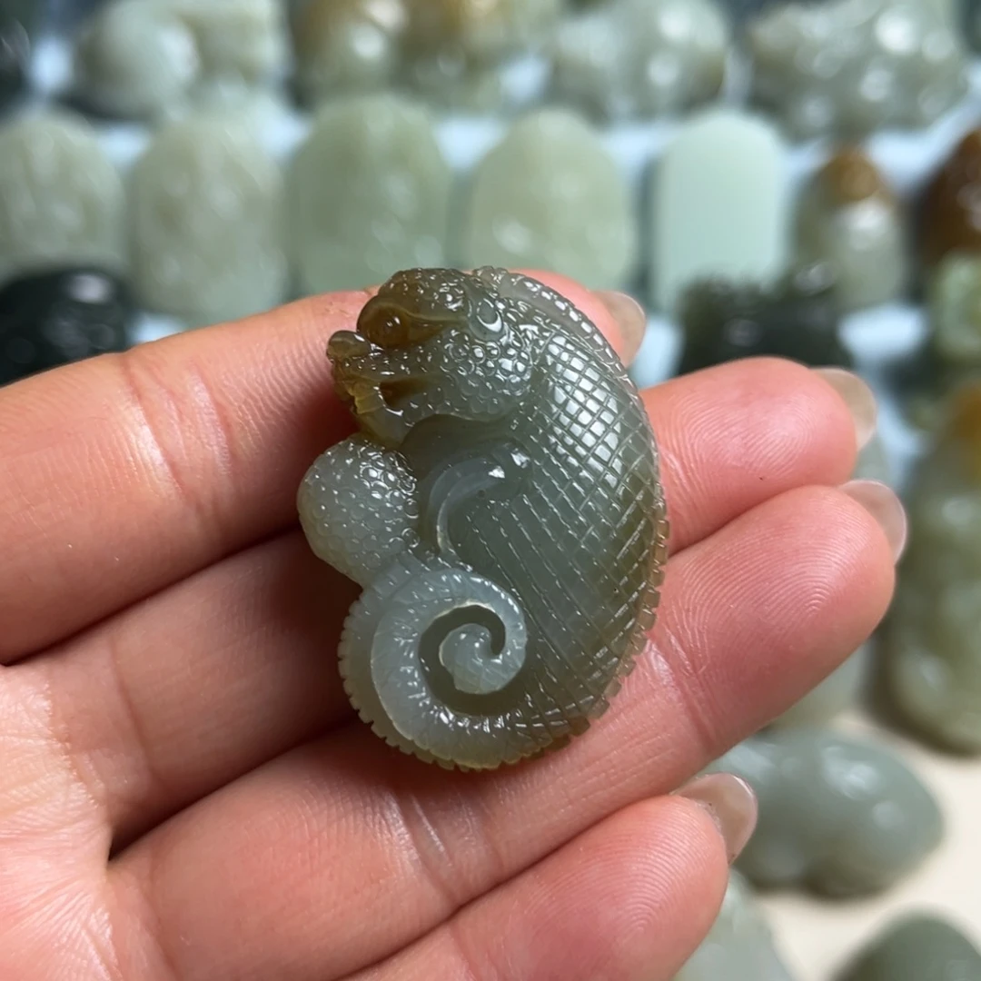 和田玉未镶嵌挂件