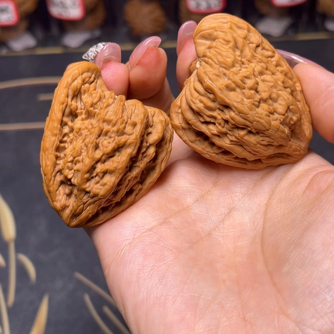 文玩核桃吊坠虎头王钩子