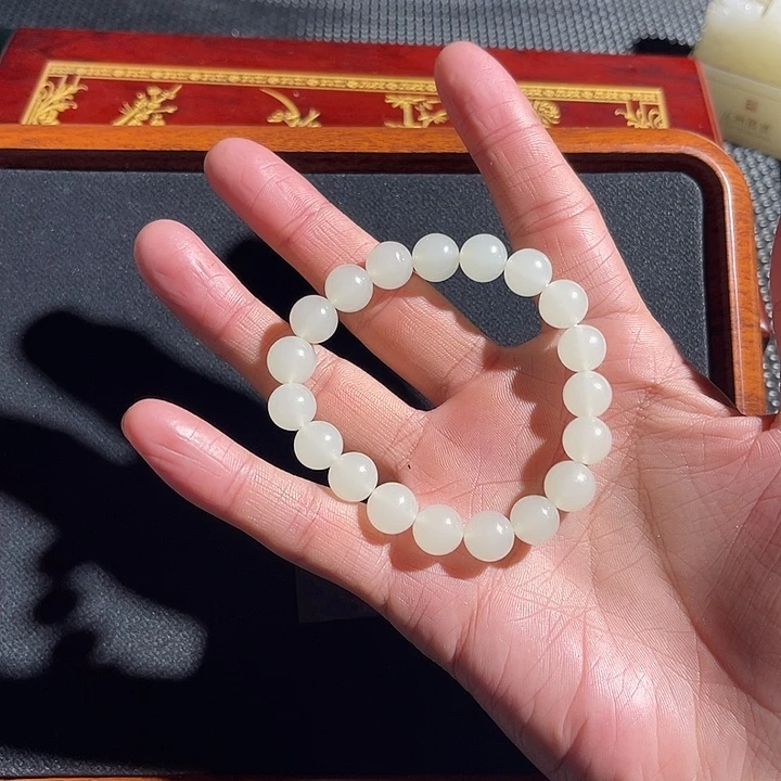 颈饰未镶嵌和田玉(糖玉)