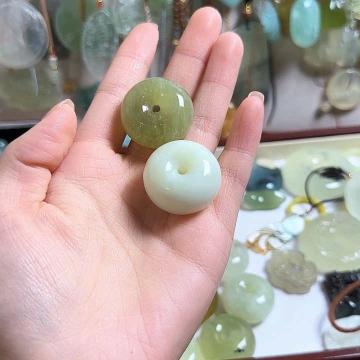 蛇纹石玉合金颈饰