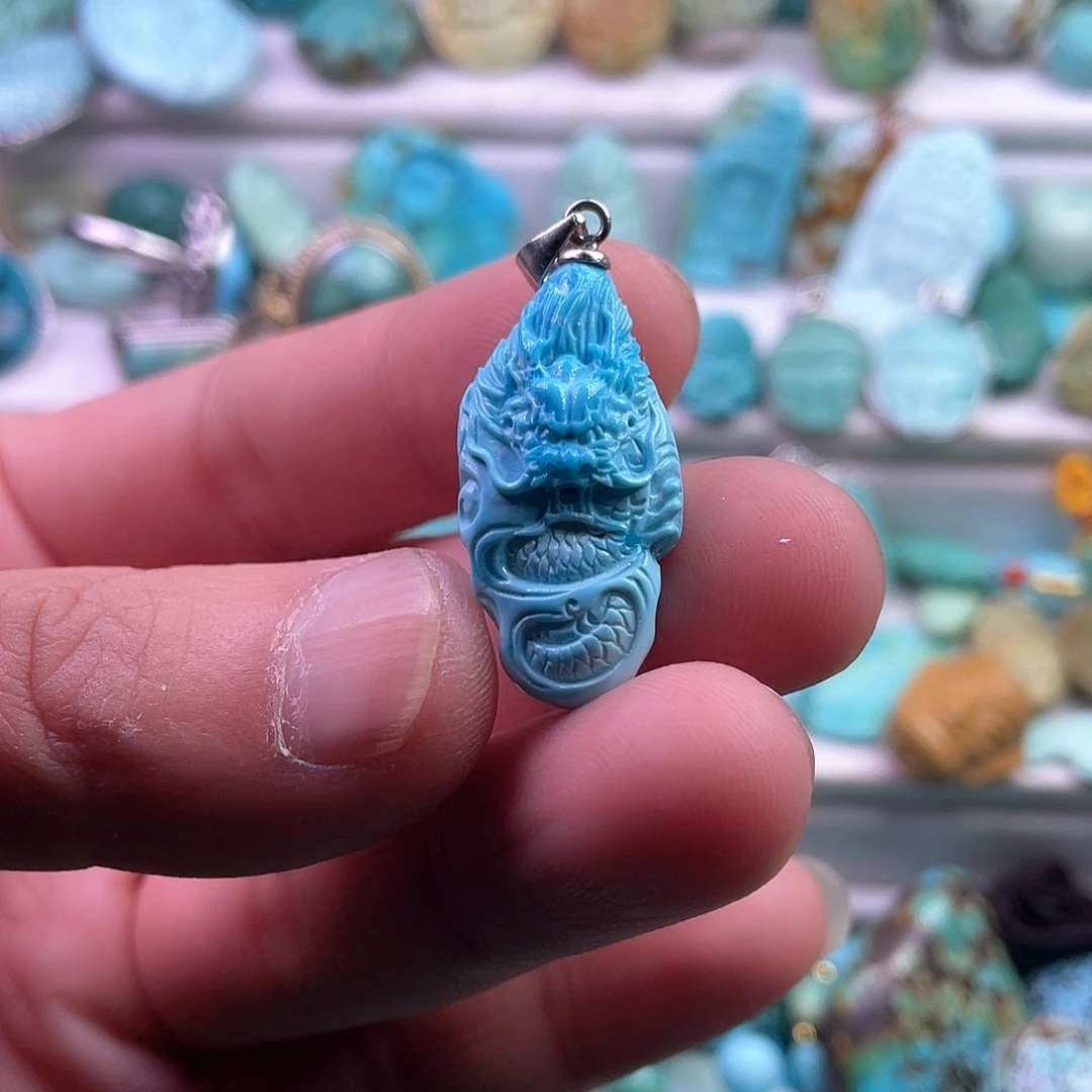 绿松石颈饰未镶嵌往**风