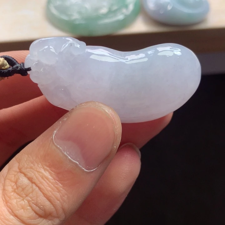 翡翠未镶嵌颈饰吊坠