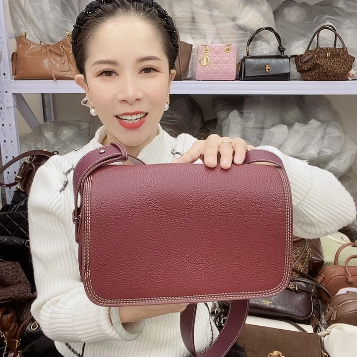 蚕丝小牛剖层皮革PU