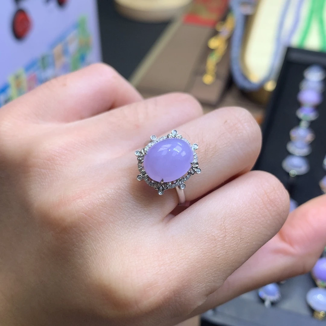 翡翠18K金镶嵌颈饰翡翠