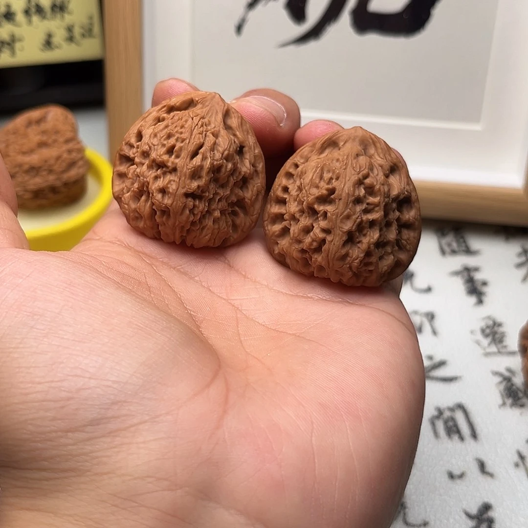 *****文玩核桃吊坠三角疆36全品