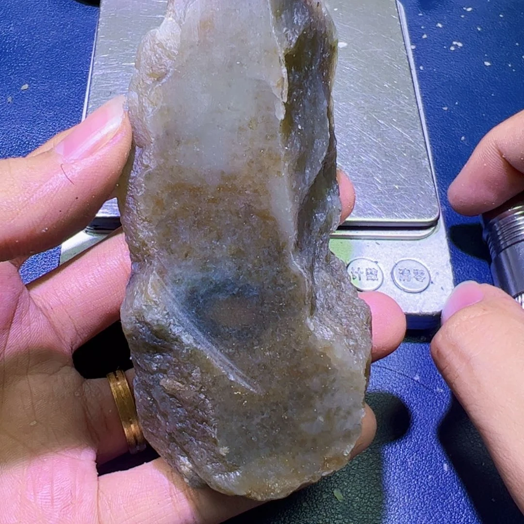 未镶嵌和田玉（糖玉）珠宝半成品