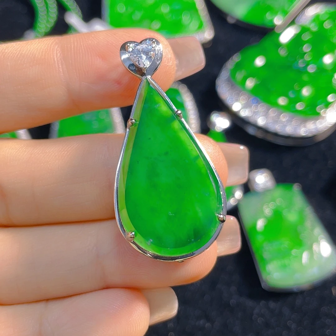 翡翠未镶嵌颈饰天然