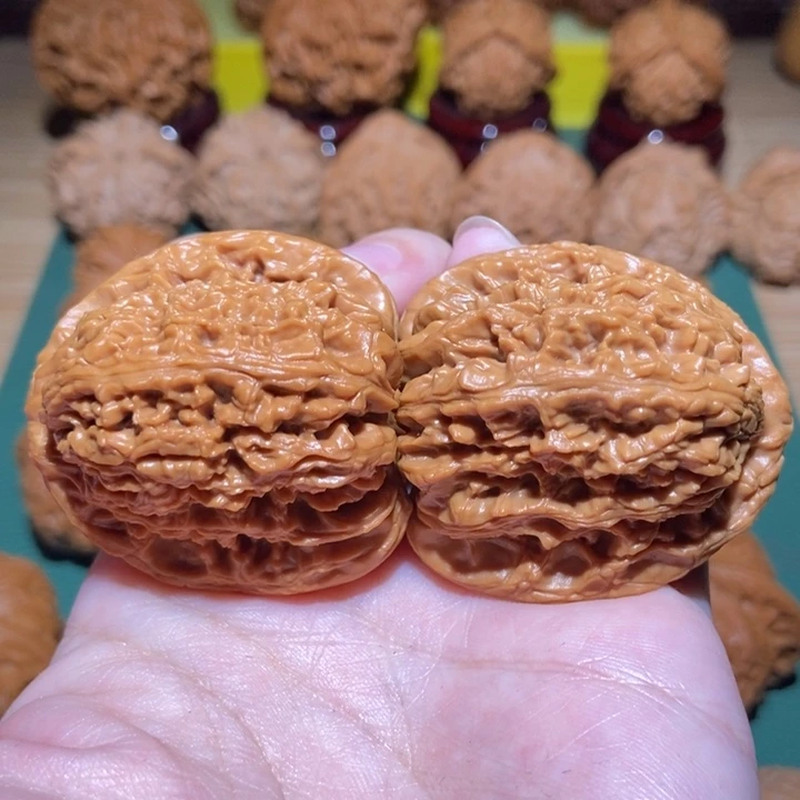 吊坠文玩核桃一**生南疆