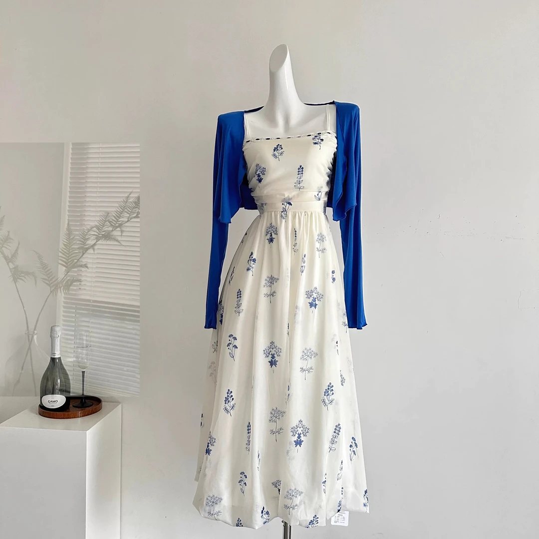 慕兔法式复古度假风蓝色碎花吊带裙女2025夏季新款搭针织开衫套装