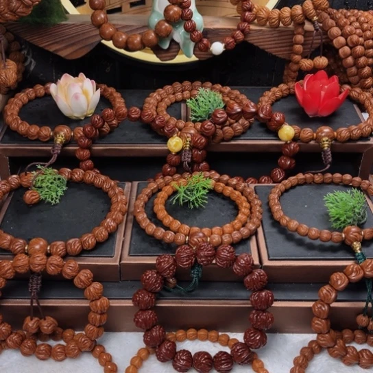 吊坠桃核13玉龙脊手串