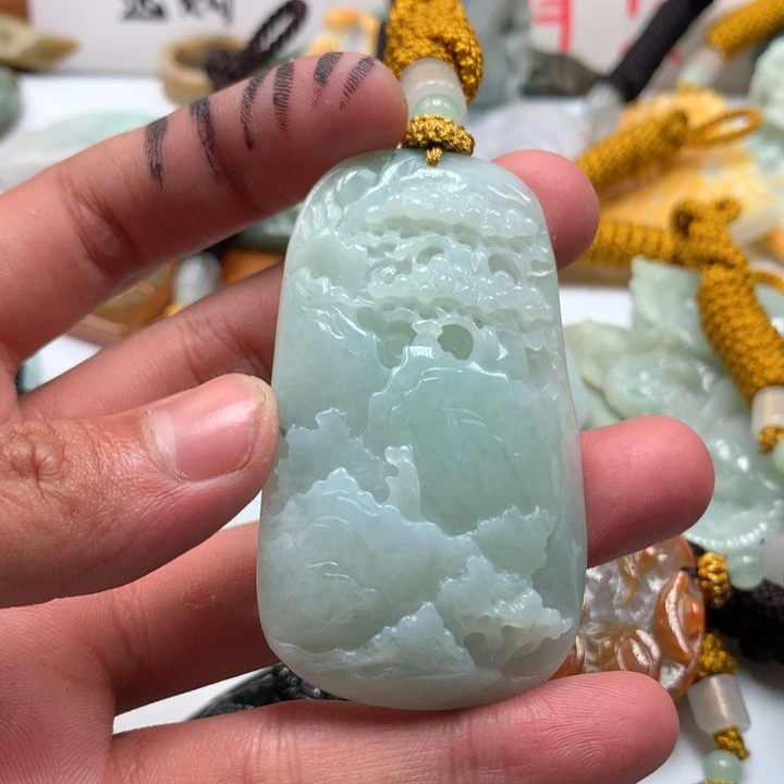 翡翠未镶嵌颈饰保真天然a货翡翠