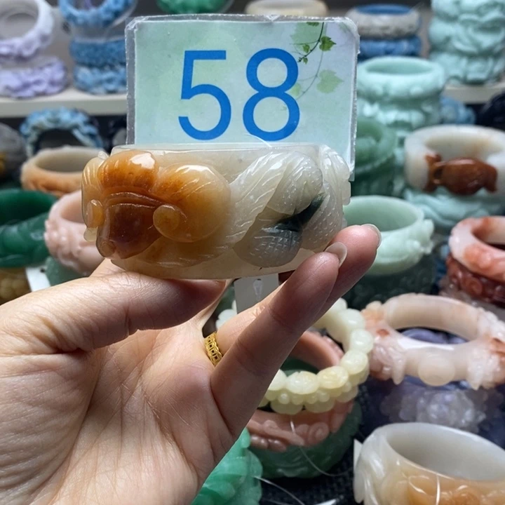 未镶嵌手镯石英岩玉