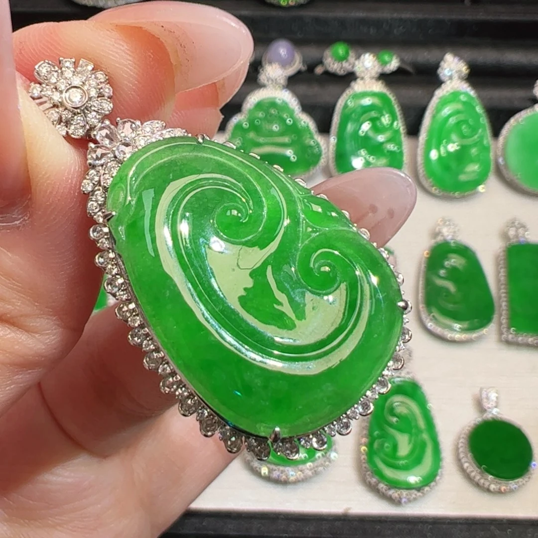 翡翠18K金镶嵌吊坠(不含链)