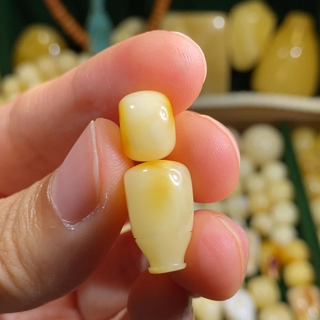 蜜蜡未镶嵌裸石配饰