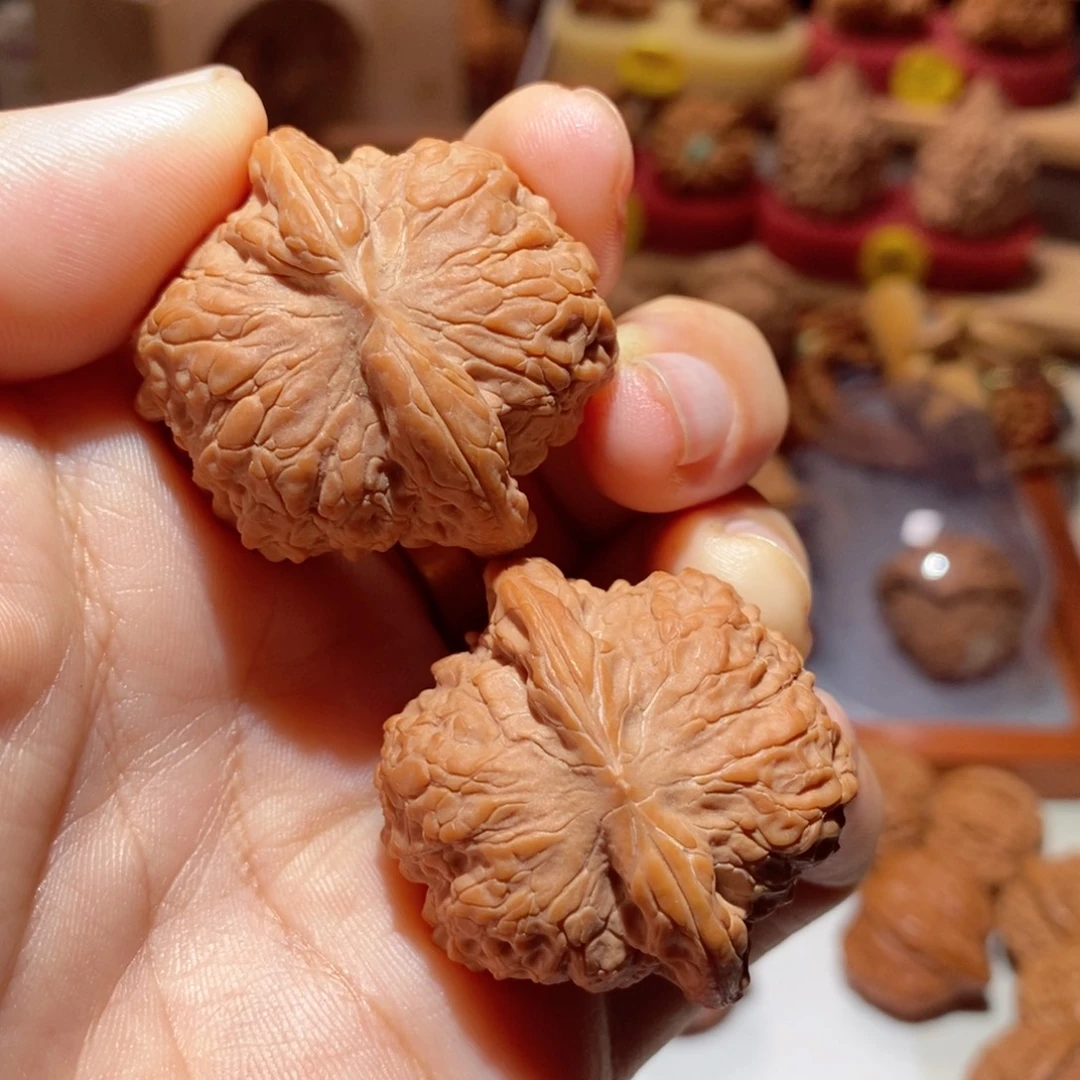 文玩核桃把件39尺全品树头血麒麟