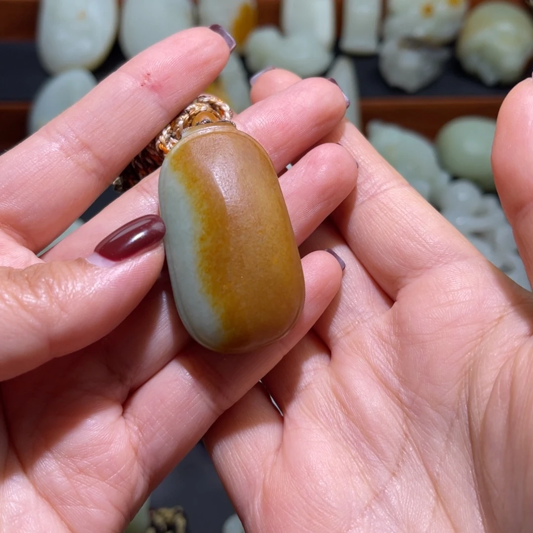 和田玉（糖玉）未镶嵌颈饰