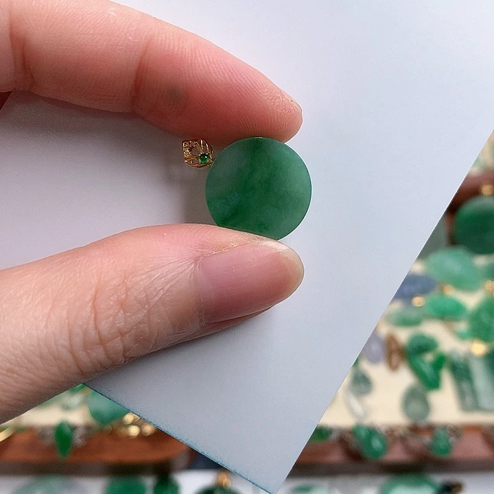 颈饰18K金镶嵌翡翠86337636788