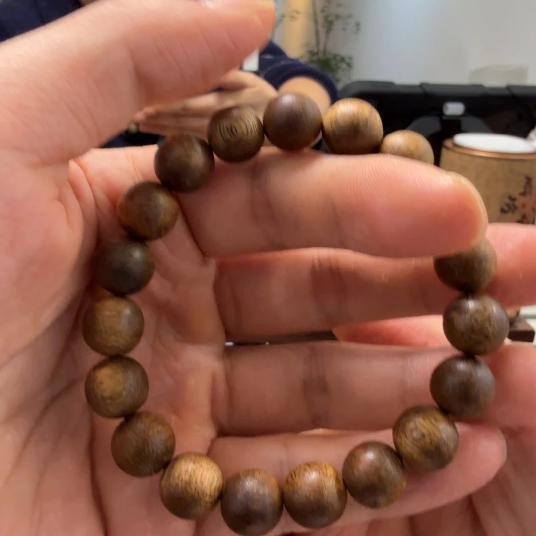 沉香手串每日一漏卡11圆珠 重8克
