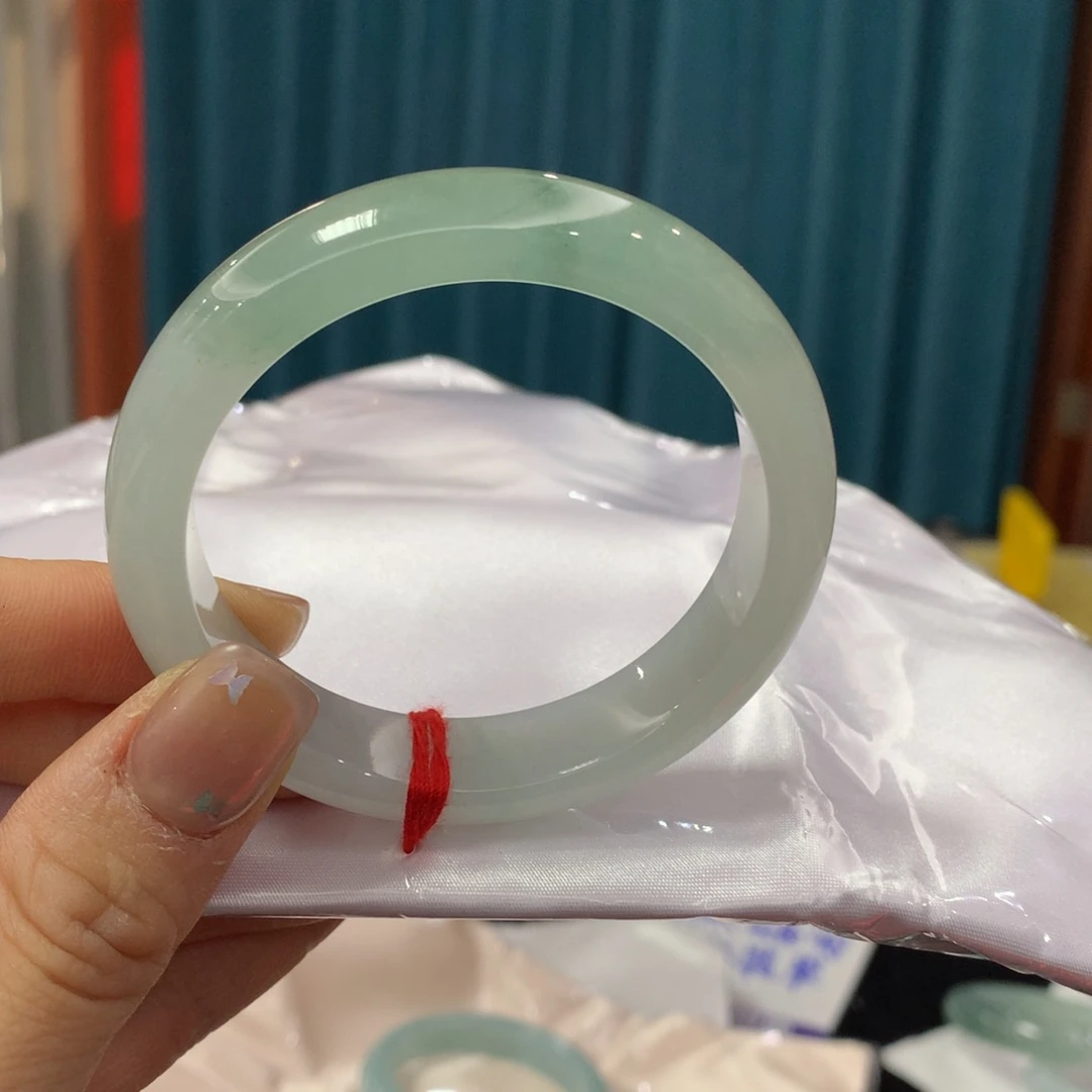 未镶嵌手镯翡翠向**?圈口53.2